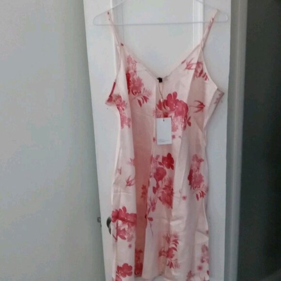NWT Quince 100% Washable Silk Mini Slip Dress/Nightgown. Large. Pink Bouquet. - Picture 6 of 14